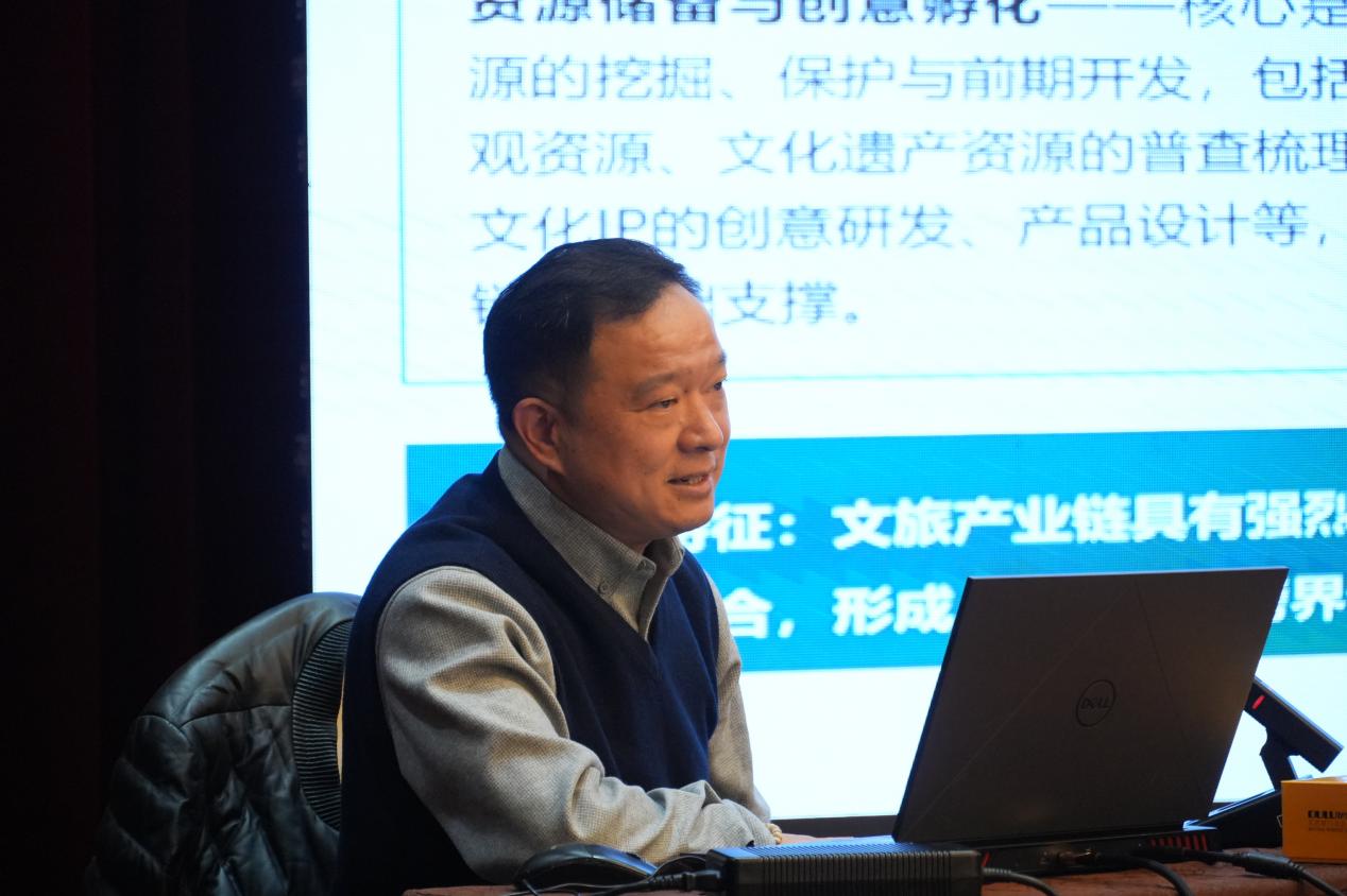 成人抖音
何小东副教授受邀为全省文旅局长授课